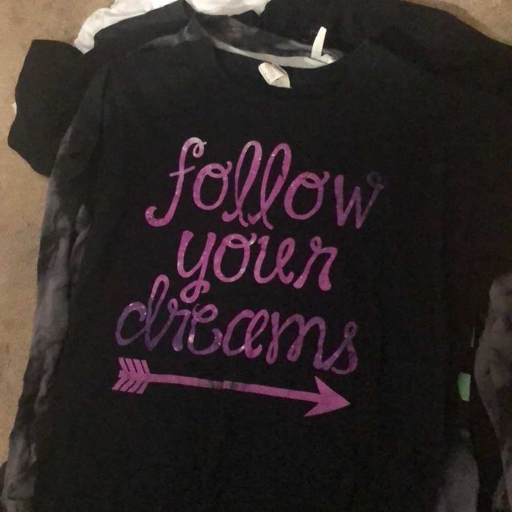 Black tee